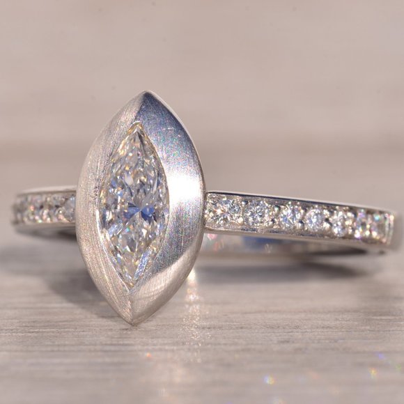 Designer Diana Vincent Signed Marquise Engagement Ring in Platinum - Picture 2 of 10